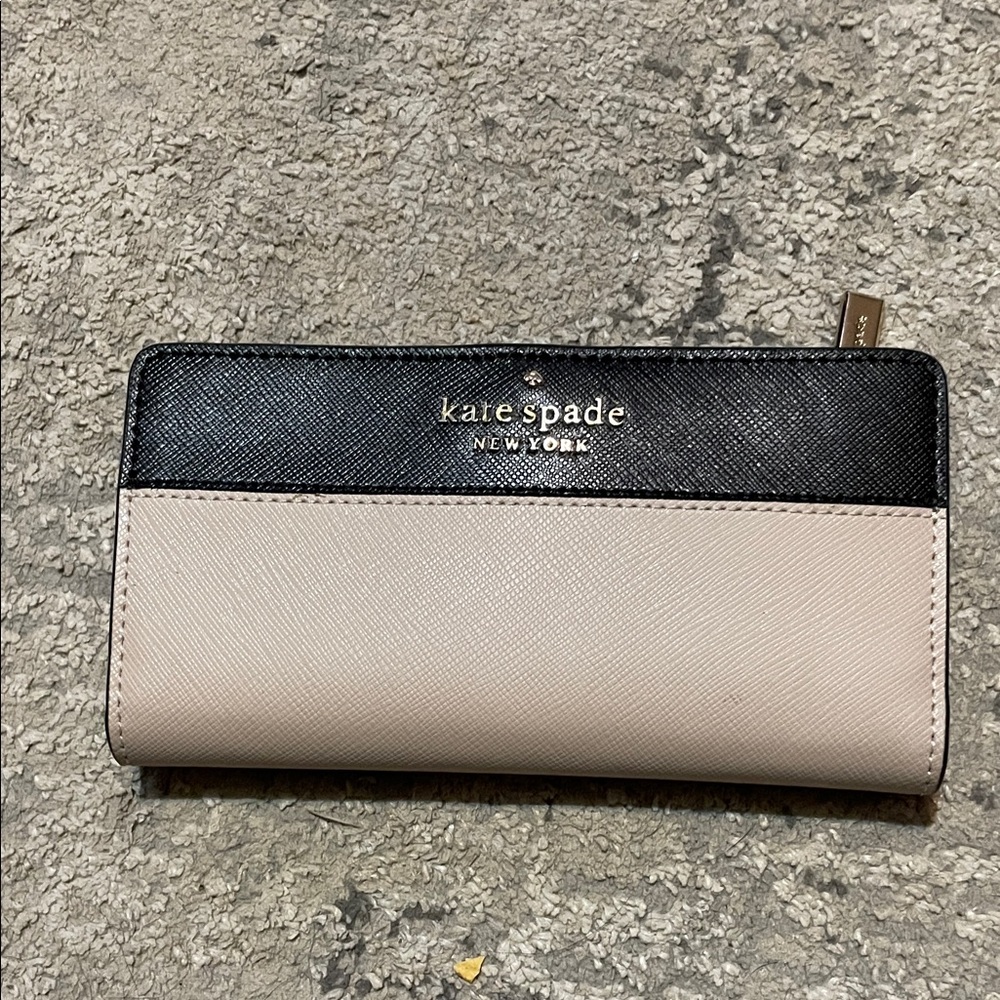 Kate Spade Black and Cream Wallet